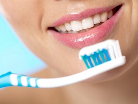 چرا مسواک میزنیم؟