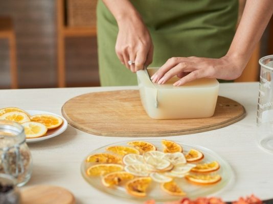 محاسبه نسبت سود کاستیک به روغن در فرایند صابون سازی